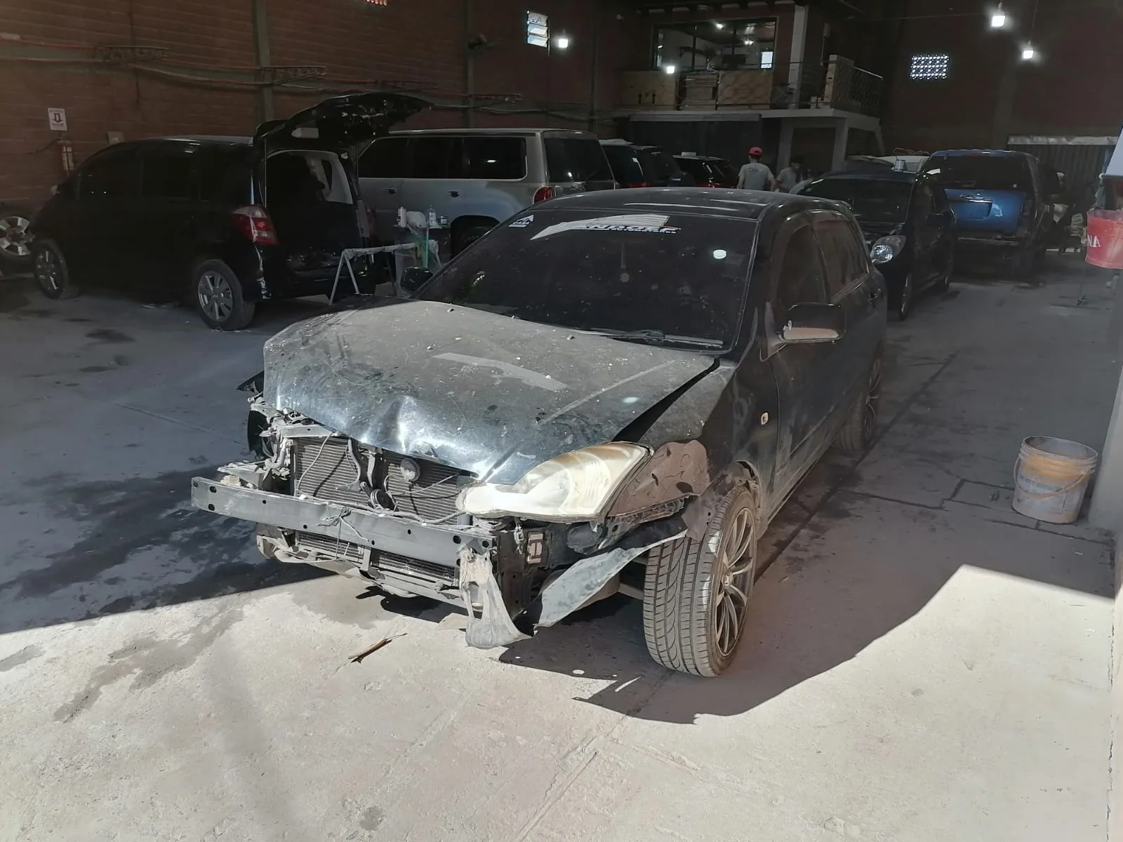 Toyota Allex antes de la reparación