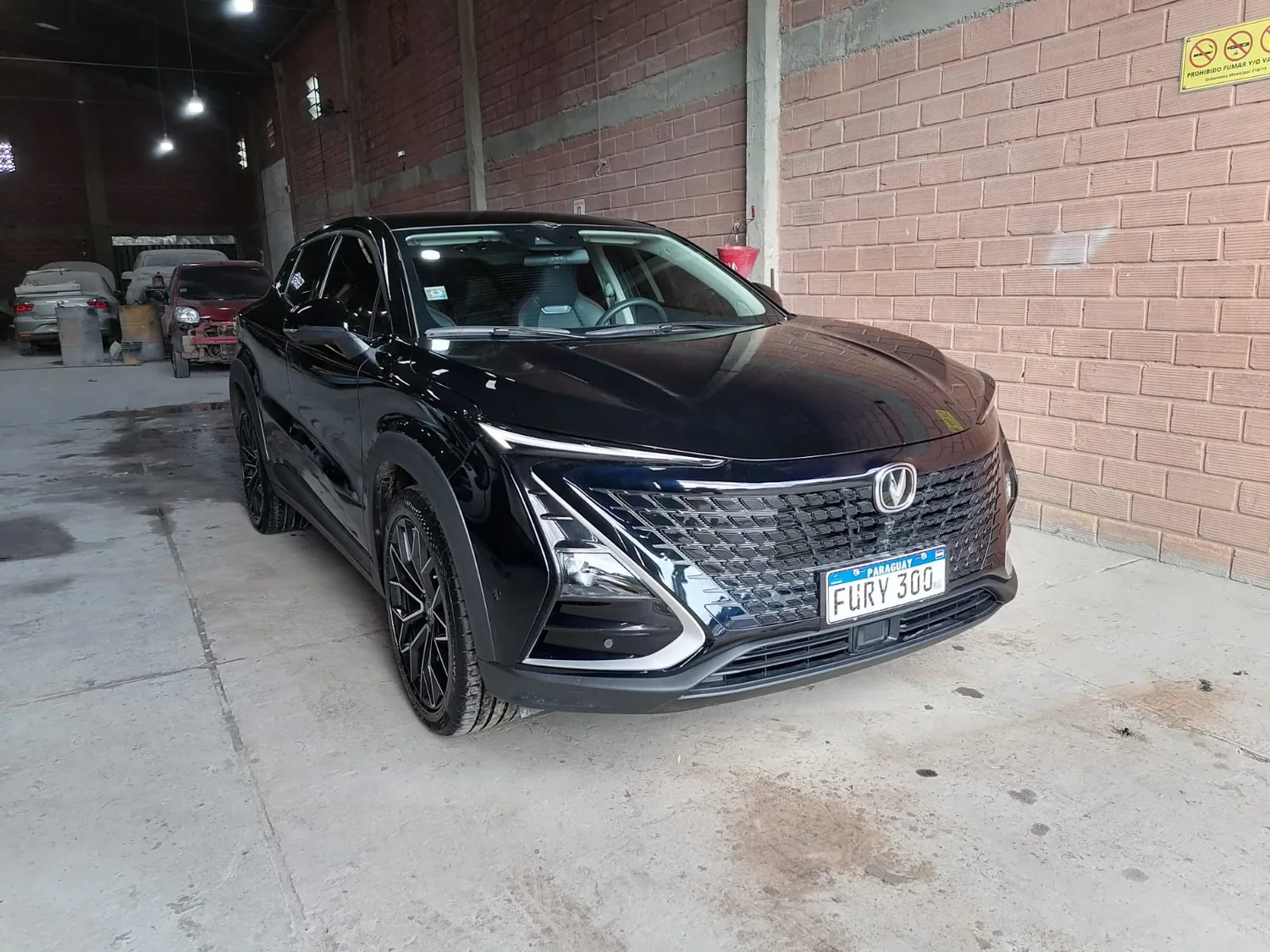 SUV negro terminado en CeroKm Chapería y Pintura